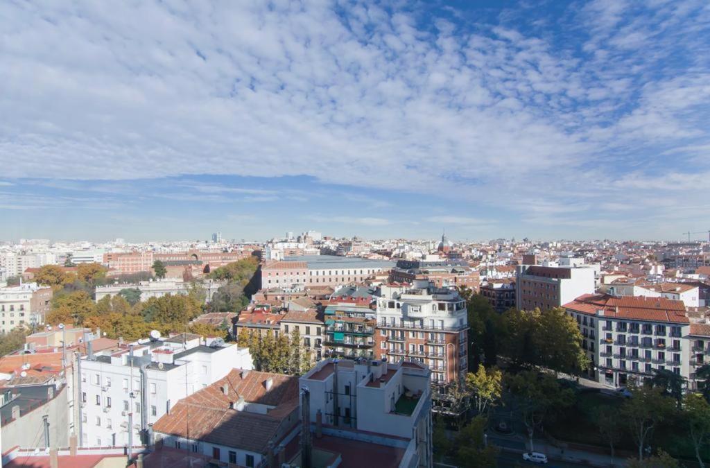 Plaza Espana & Gran Via Apartment Madrid Bagian luar foto