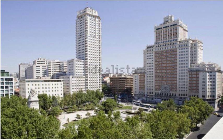 Plaza Espana & Gran Via Apartment Madrid Bagian luar foto