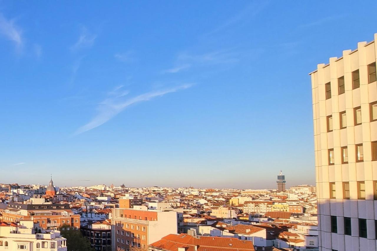 Plaza Espana & Gran Via Apartment Madrid Bagian luar foto